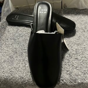 A new day flats color black new size 8.5